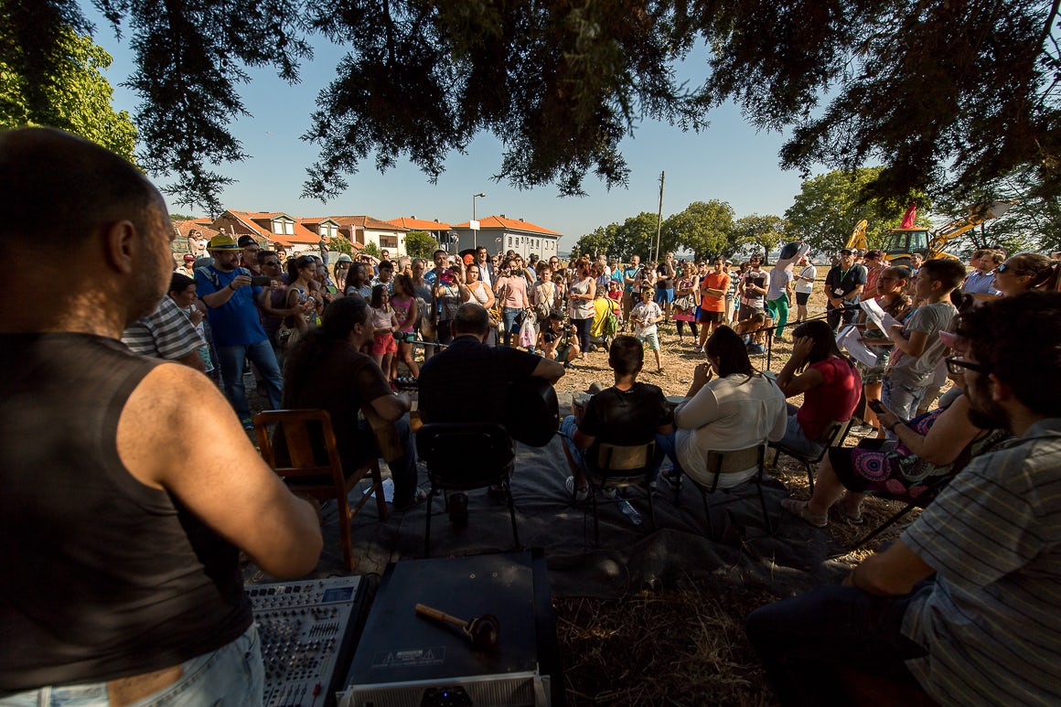 Reclaim the Future / Exige o Futuro - Parada Desatada